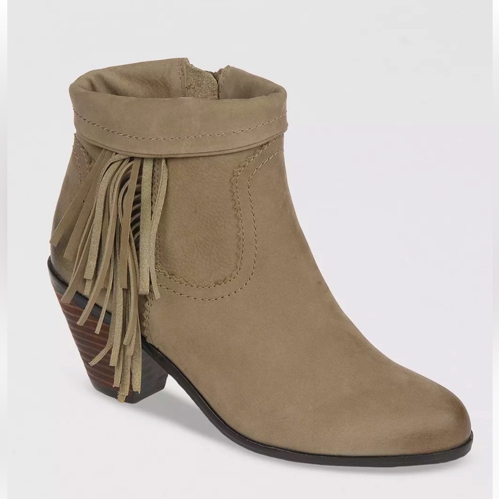 Sam Adelman Louise leather booties in size 7. Brand new never worn.